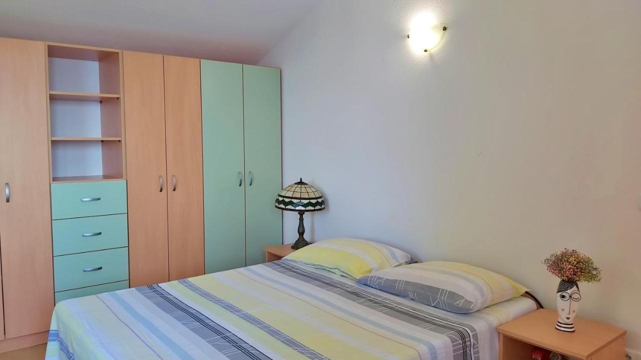 Apartments Borak Omis Exterior photo