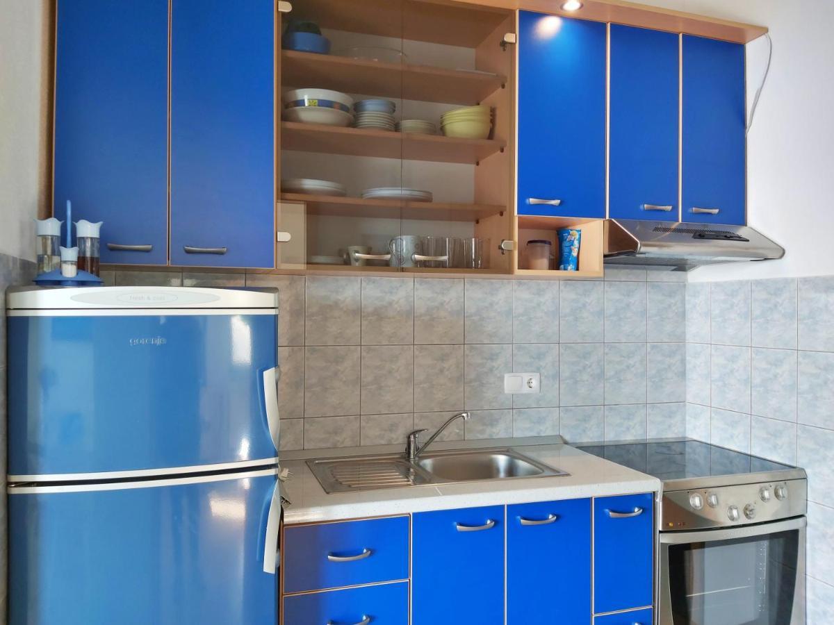Apartments Borak Omis Exterior photo