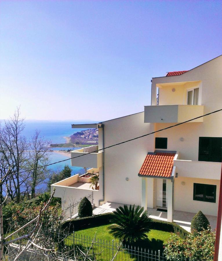Apartments Borak Omis Exterior photo